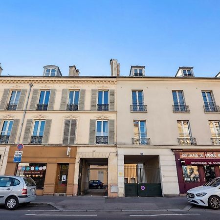 Le Montesquieu Apartment Versailles Exterior photo